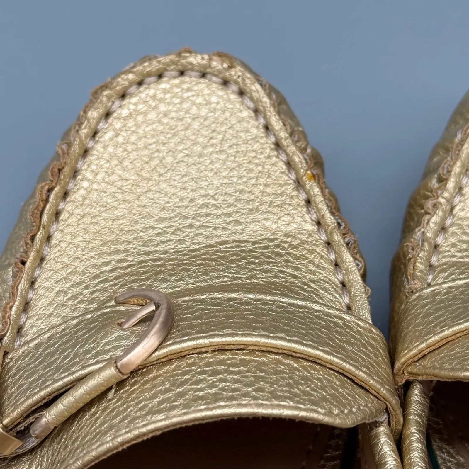 G.H. Bass & Co Betsy Loafers Women 7M Gold Buckle Moc Toe Slip On Flats Size 7 - Image 6