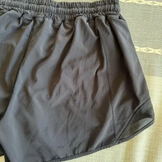 Lululemon Hotty Hot Short II Long 4" Black Size 10 - Image 5
