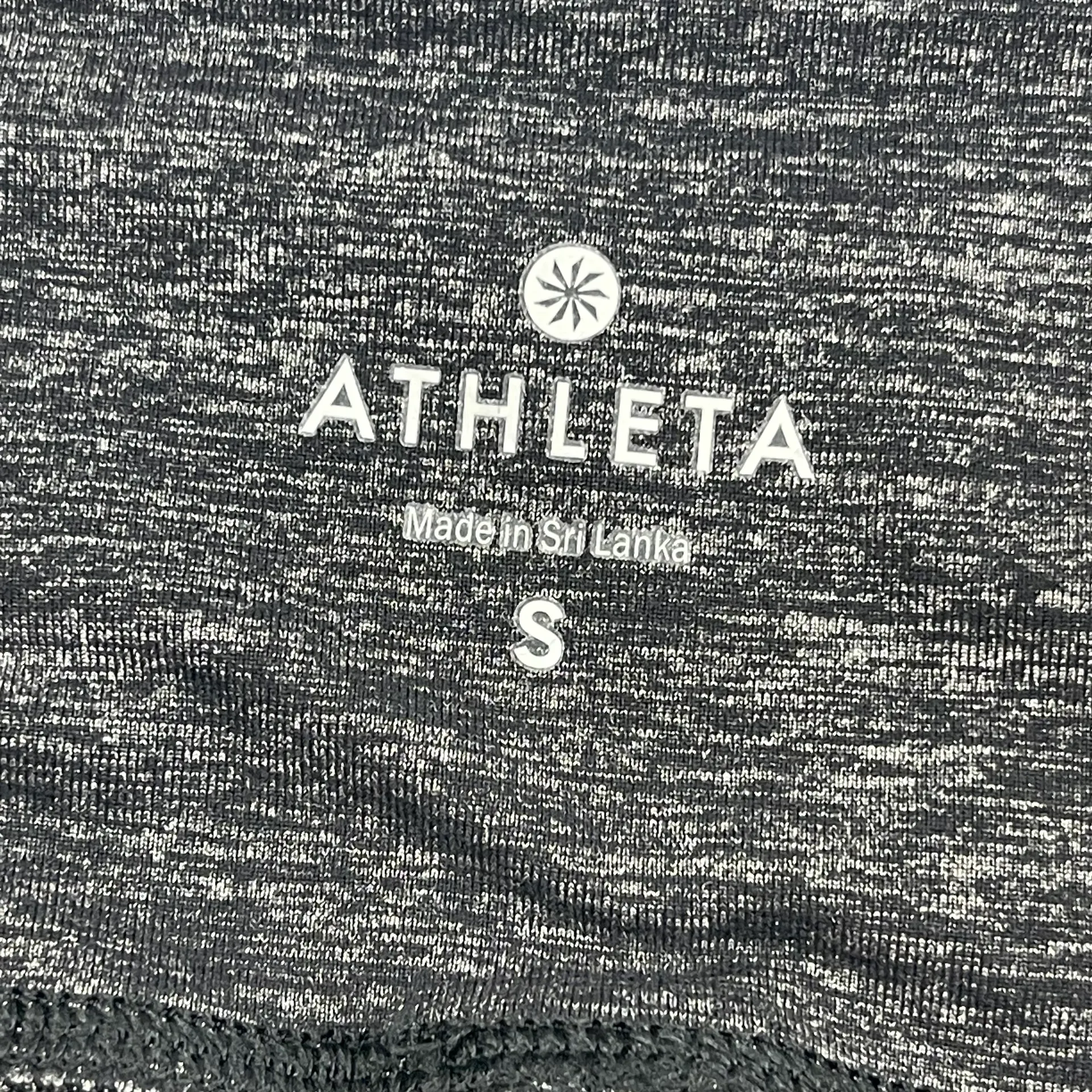 Quest Crisscross Chaturanga Crop Capri Leggings - Image 11