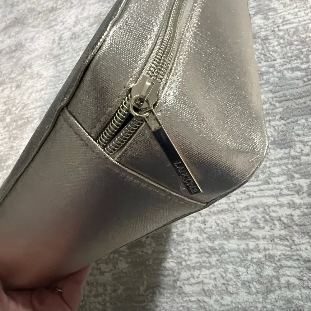 Lancôme Gold Rose Zippered Makeup Case - Image 3