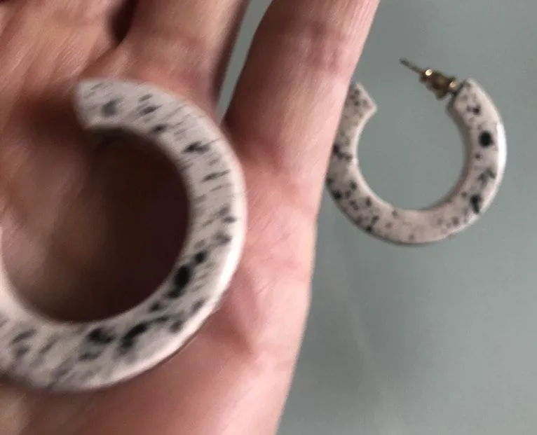 Trendy Circle Hoop Earrings Gold - Image 3