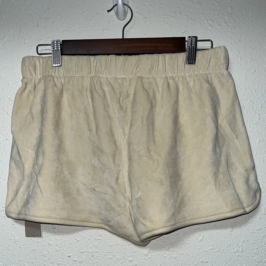 NWT Fear of God Essentials Velour‎ Short Color Eggshell Womens Size Large - Image 2