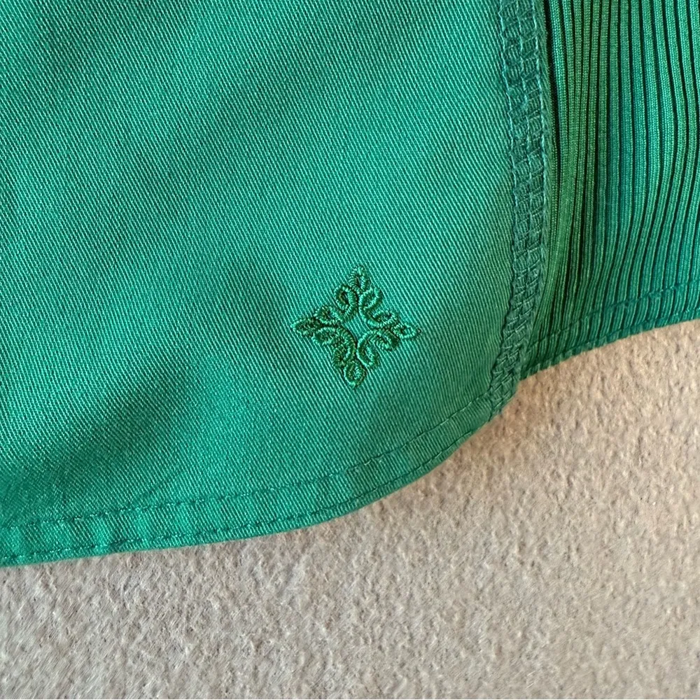 Med Couture Teal Green V - Image 4