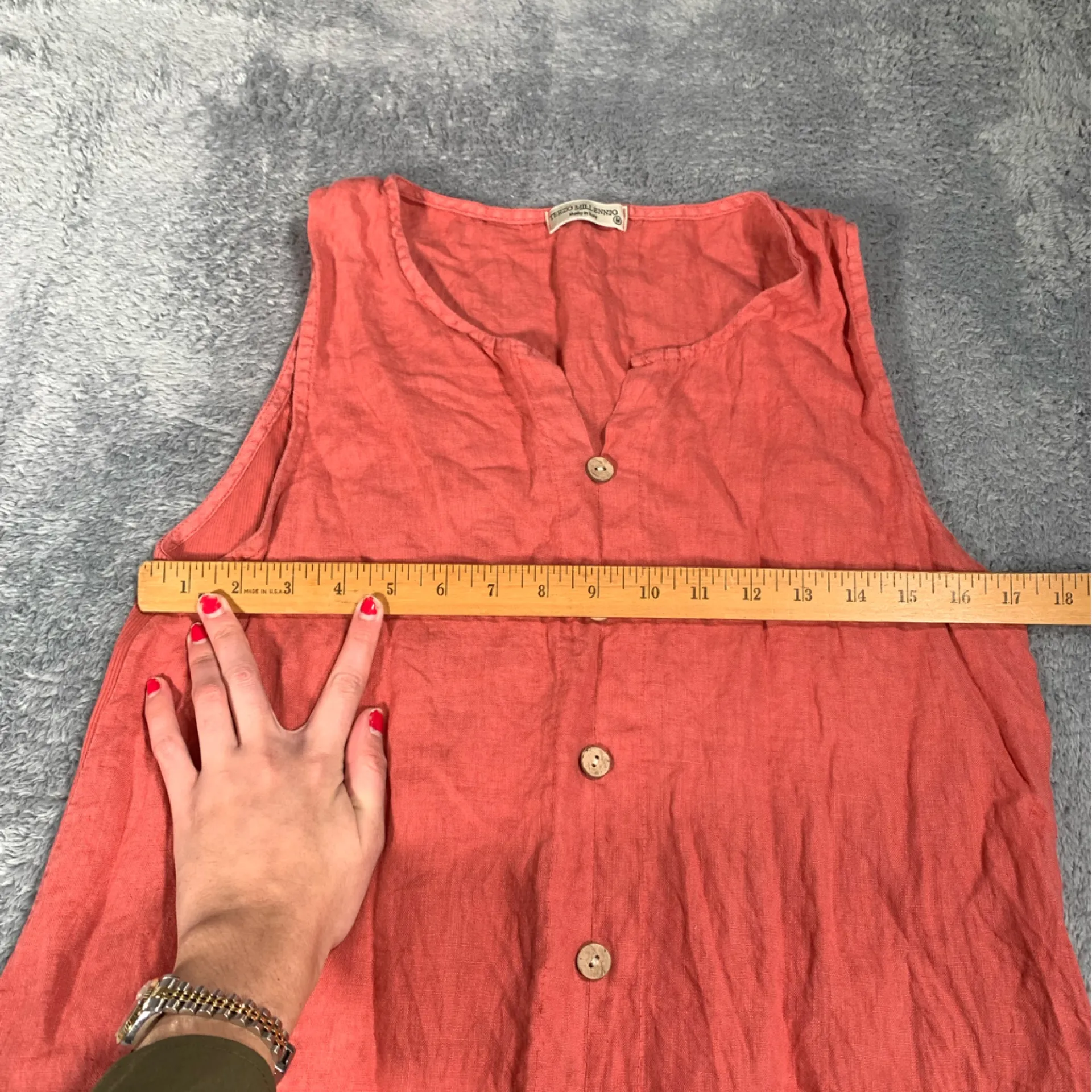 Terzo millennio linen Sleeveless Coral Button - Image 6