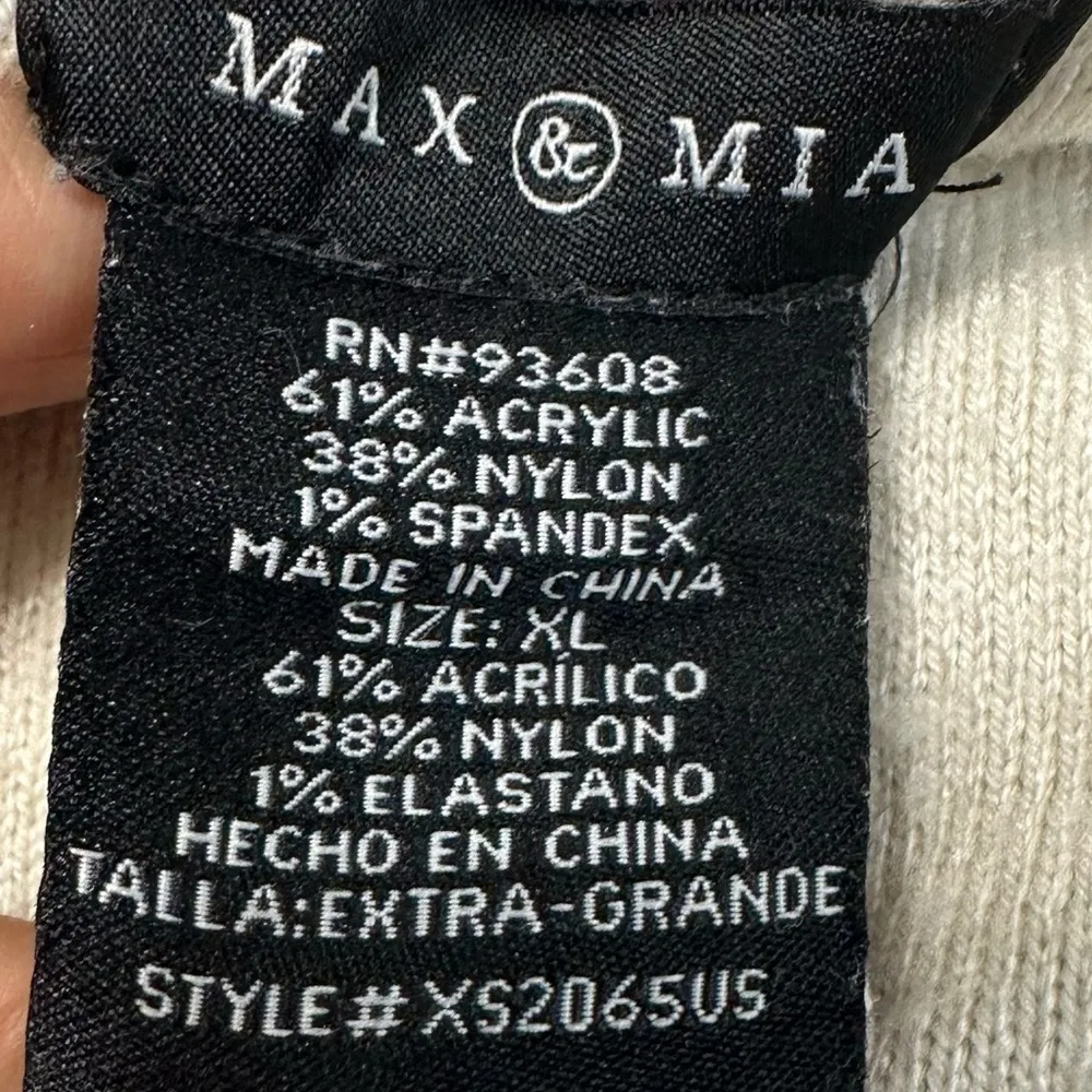 Max & Mia Light Gray Women's  Seamfront  Crew Neck Pullover Sweater - Image 12