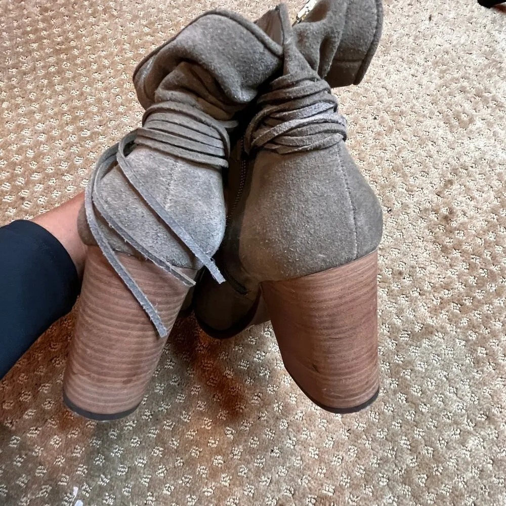 Jessica Simpson Sesley Gray Suede Leather Fringe Heeled Ankle Bootie SZ 10 Comfy - Image 12