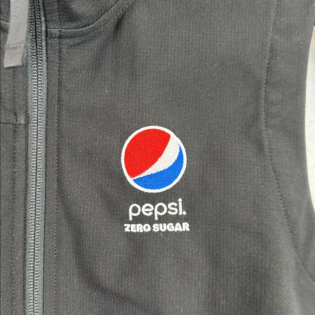 The North Face women’s soft shell full zip embroidered logo vest size small - Image 3