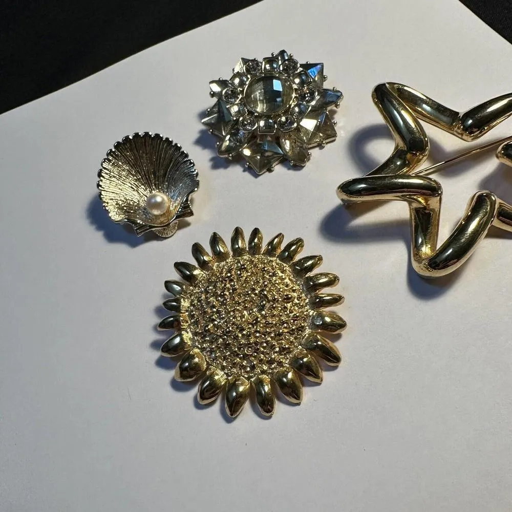 Lot Of 4 Gold Tone Brooch Pins Seashell, Sun Flower, Star Etc - Image 5