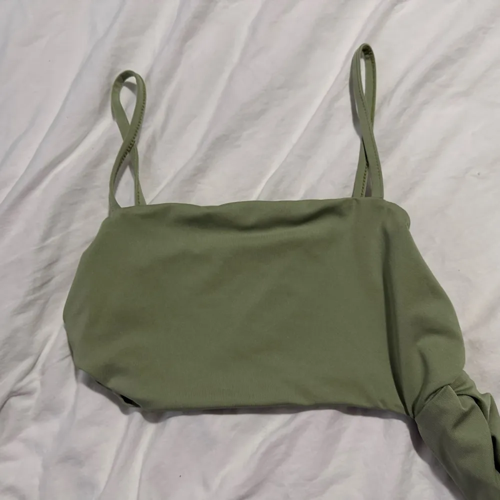 SHEIN Olive Green Cutout Twist Strap Top – M - Image 2