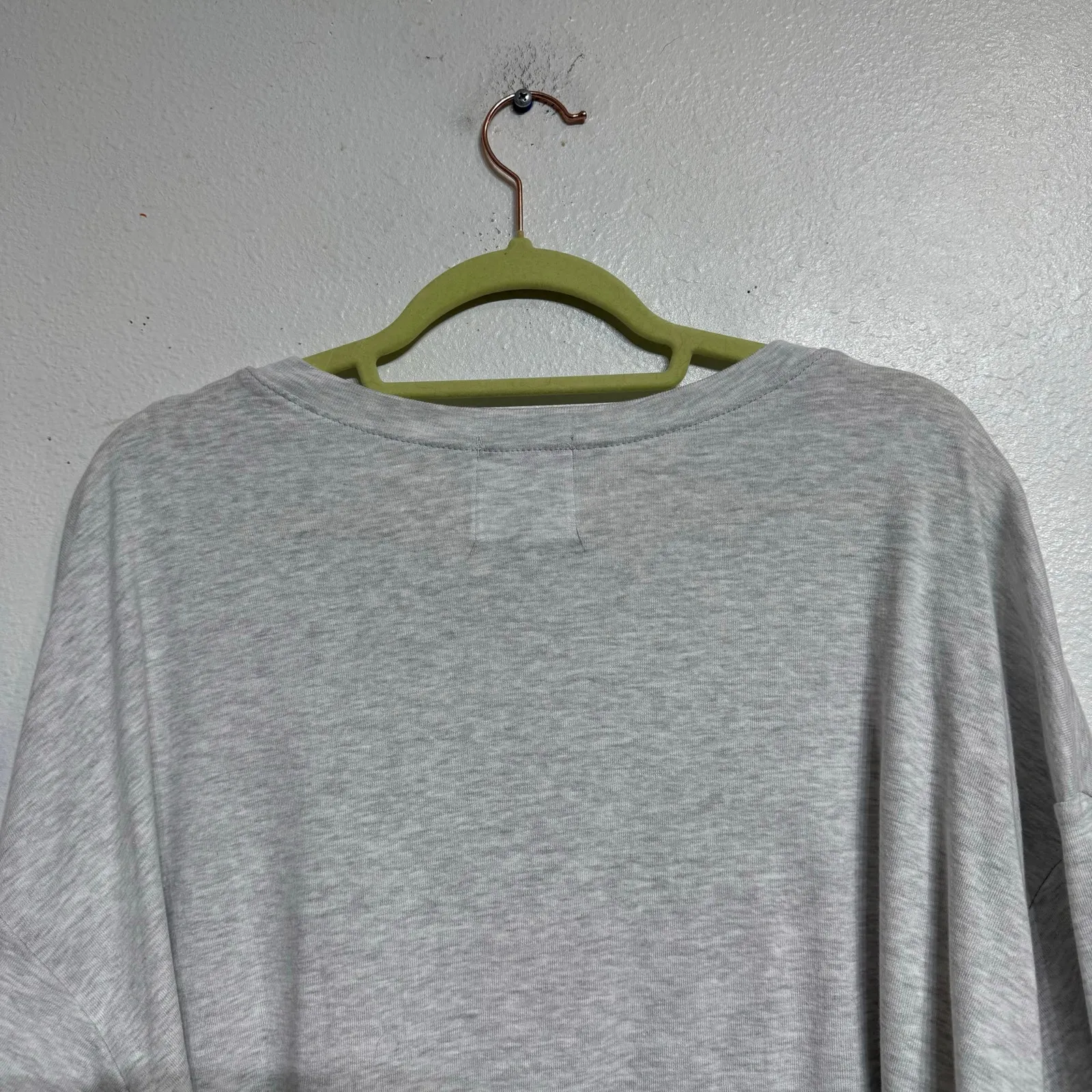 Bucketlist Gray Ciao Short Sleeve Boxy Crop Top Sz L NWT Size L - Image 9