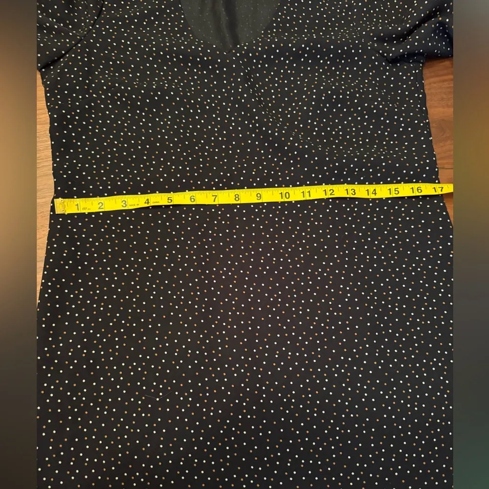 Womens H&M Black Polka Dot Flare Bell Sleeve 3/4 Sleeve Shift V Neck Dress 8 - Image 4