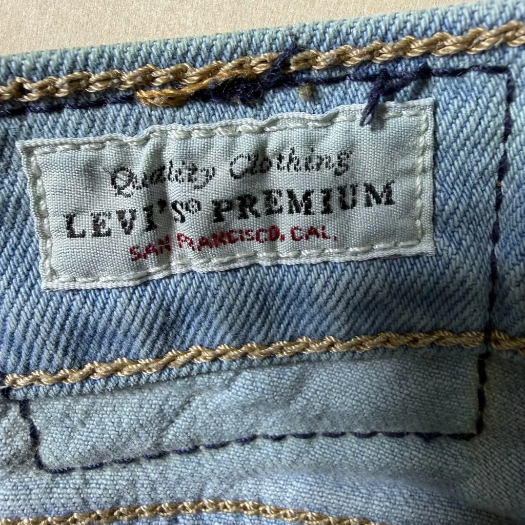 Levi’s 70s High Slim Straight Jeans Women’s 30 Light Wash Bleached Distressed - Image 11