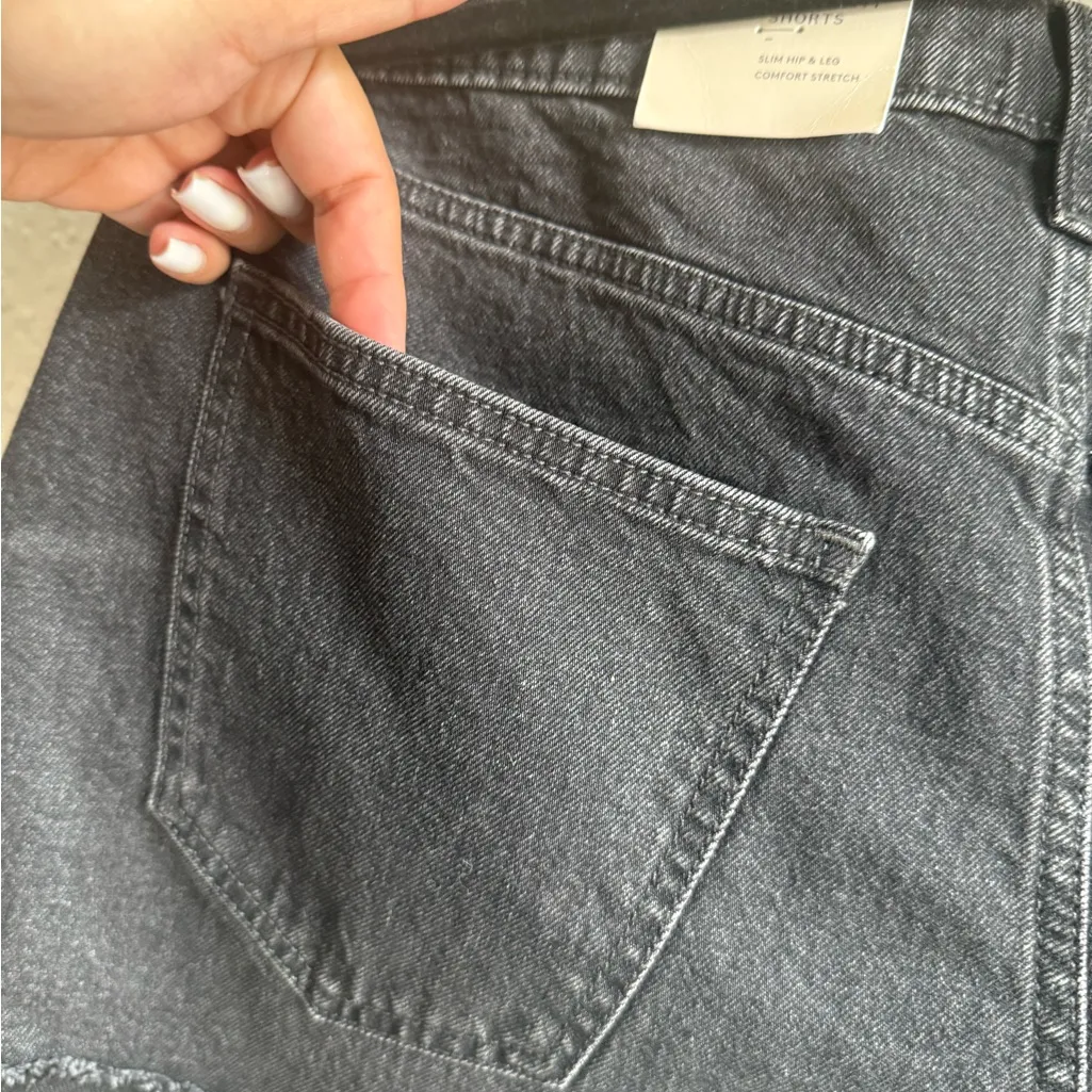 Universal Thread Women's Black Jean Shorts Size 14R - Image 6