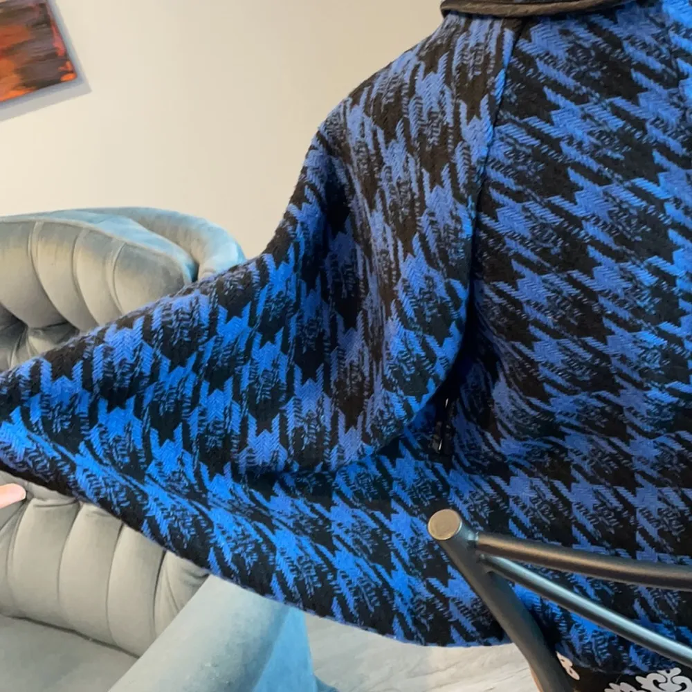 VERTIGO PARIS Indigo Blue and Black Chic Bat Sleeve Blazer Jacket Size Medium - Image 5