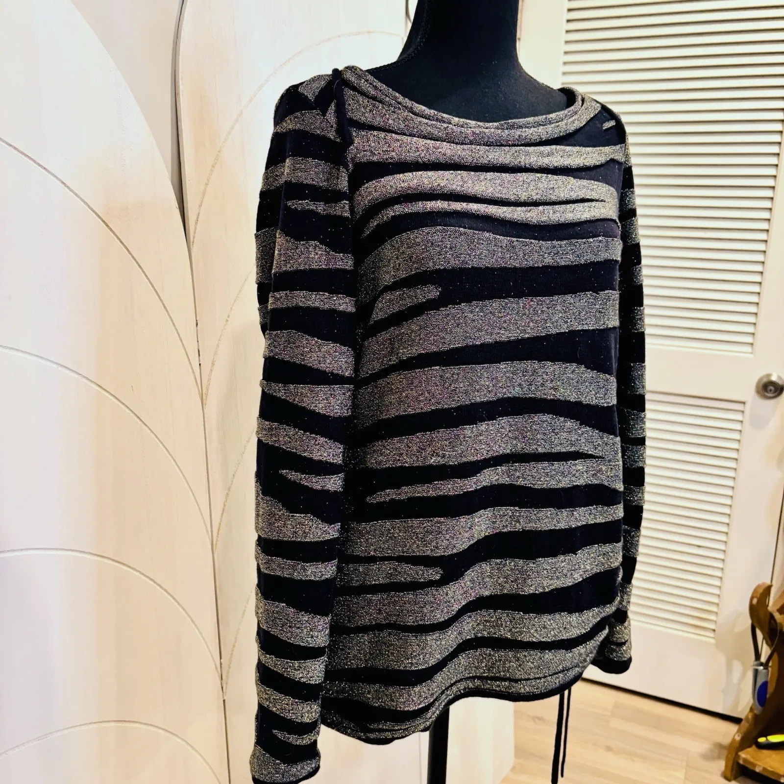 Dana Buchman Metallic Zebra Stripe Top Size Large Ruched Gold Silver Sparkle - Image 3