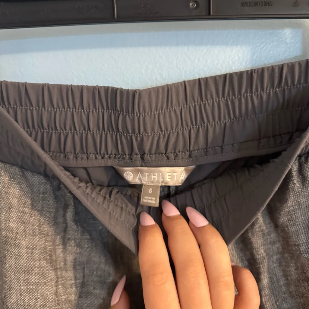 Athleta grey 100% linen jogger pants size 6 - Image 3