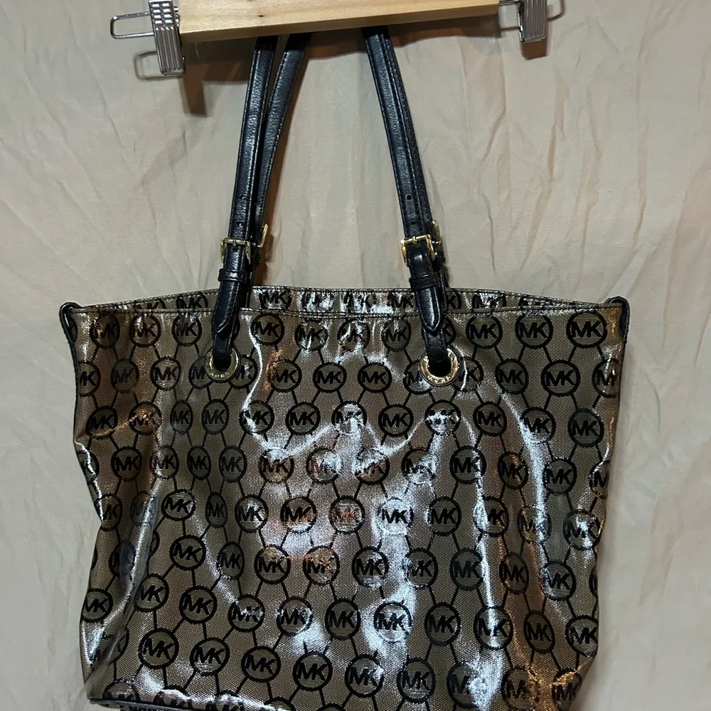 Micheal Kors extra long nude purse - Image 2