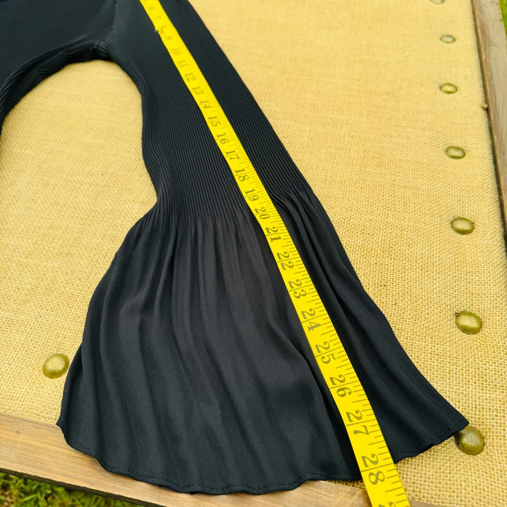 Current Air Elegant Black Pleated Women's Top - Image 12