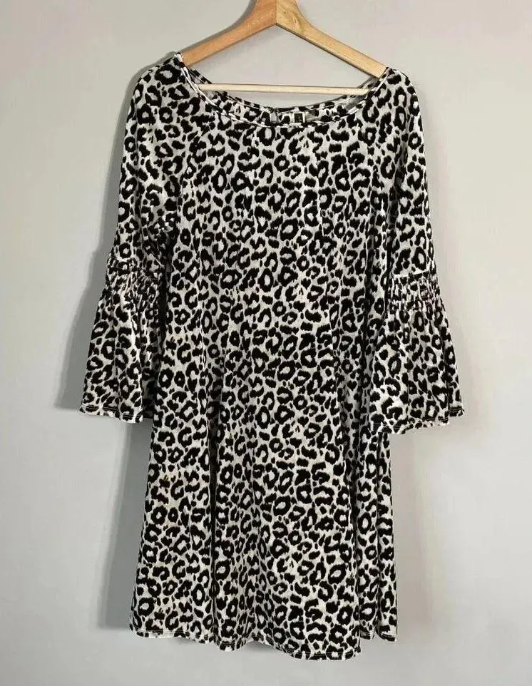 Julian Taylor New York Women's Sz 10 Long Sleeve Velvet Leopard Print Mini Dress - Image 4