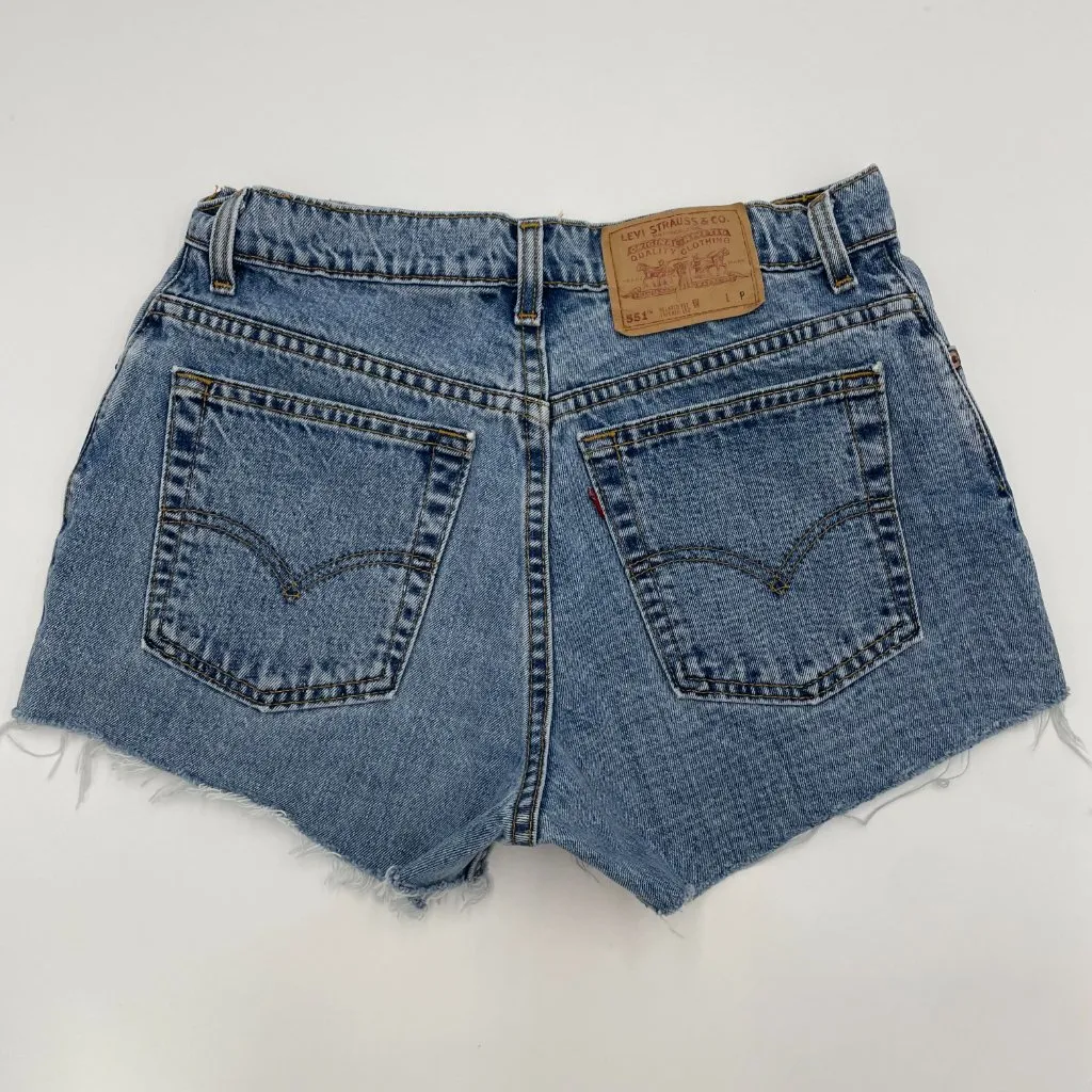 Vintage 90s Levi's Cut-Off Shorts 551 12 Petite Raw‎ Hem Blue 1995 Casual Frayed - Image 2