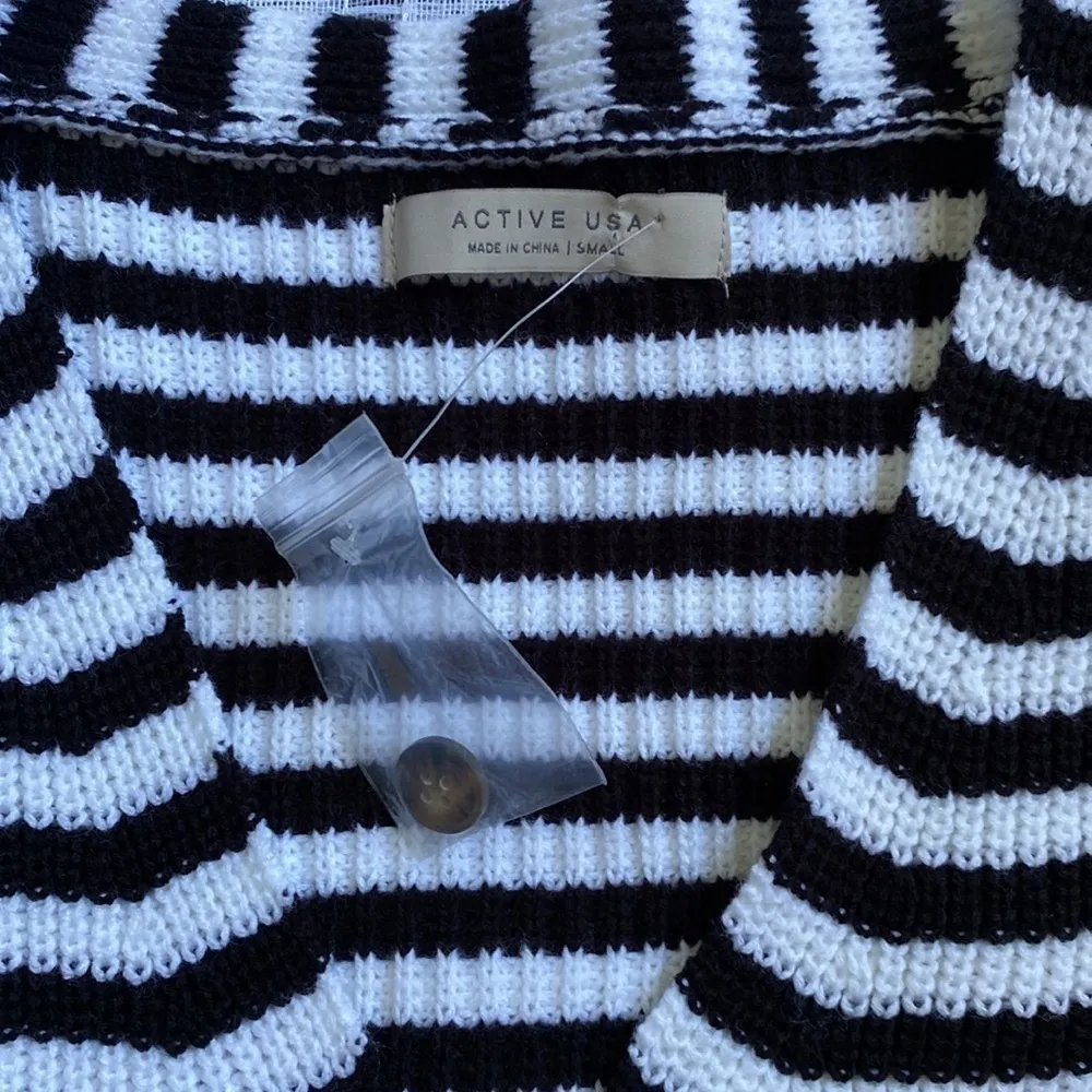 Active USA NWOT cardigan stripped sweater with tie. - Image 3