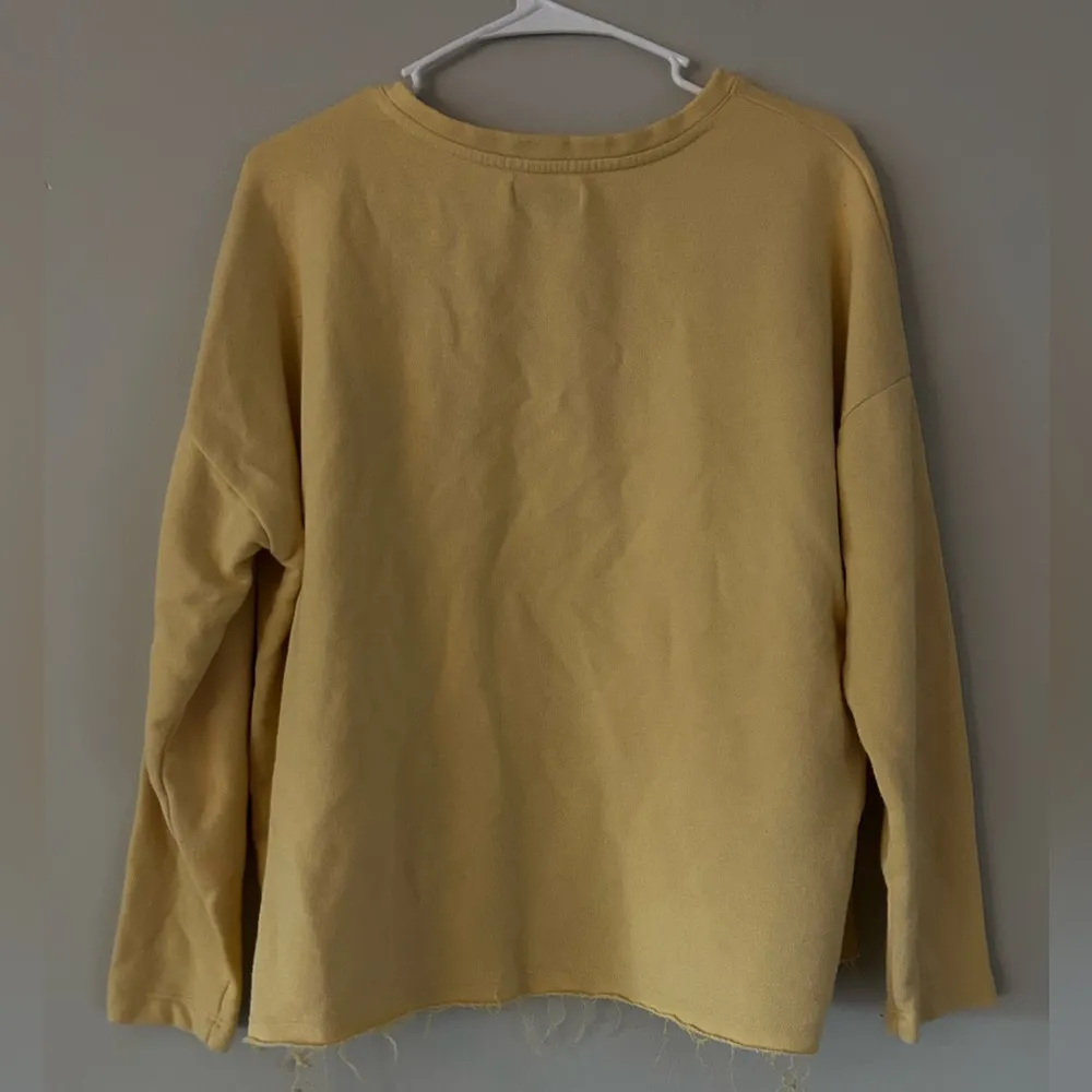 Pull & Bear Yellow Siempre Bonita Yellow Lightweight Crewneck Size Medium - Image 5