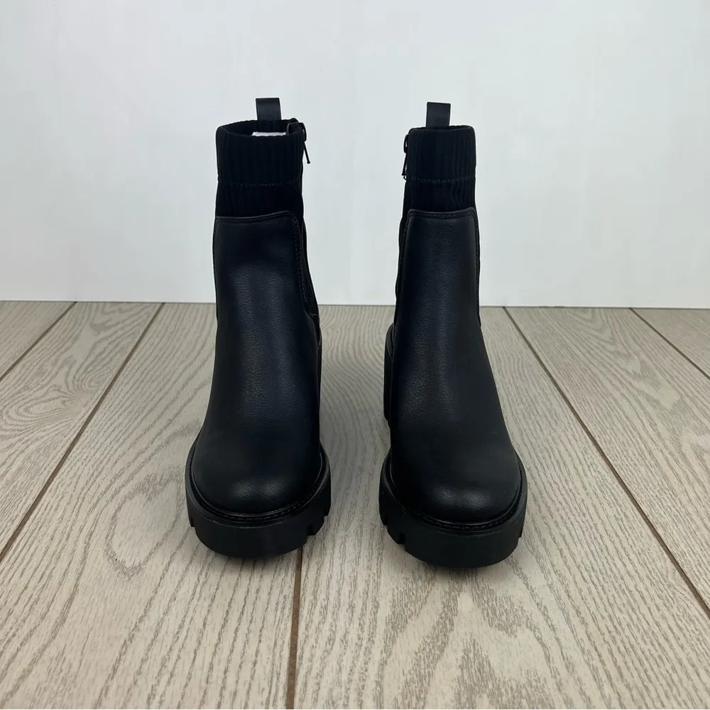 Bar III Women's Versuz Sock Top Lug-Sole Booties 7M Black Faux Leather $90 - Image 3