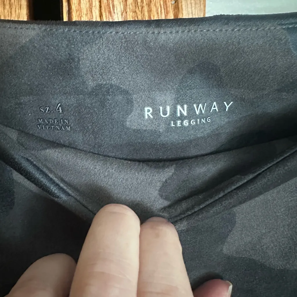 White House Black Market Dark Camouflage Leggings - Image 4