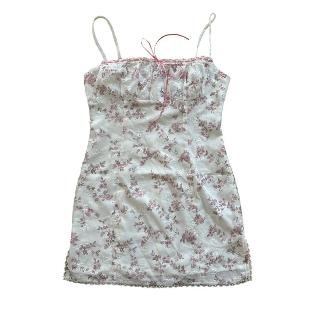 White Fox Boutique - Lace & Ribbon Trim Dainty Floral Mini Dress in White & Pink - Image 4