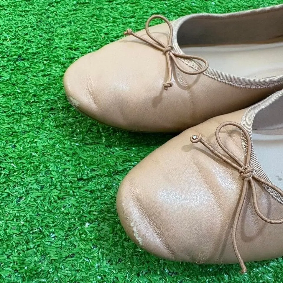 Old Navy‎ Women's 8 Tan Faux Leather Ballet Flats Almond Toe Bow Minimal Slip On - Image 3