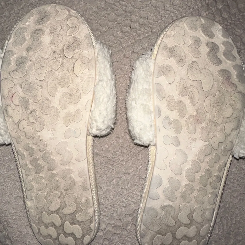 Skims Faux Fur Slippers size 38 6.5 7 Women’s - Image 3
