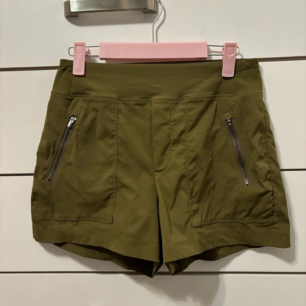 Athleta Trekkie North Mid Rise Short - Image 2