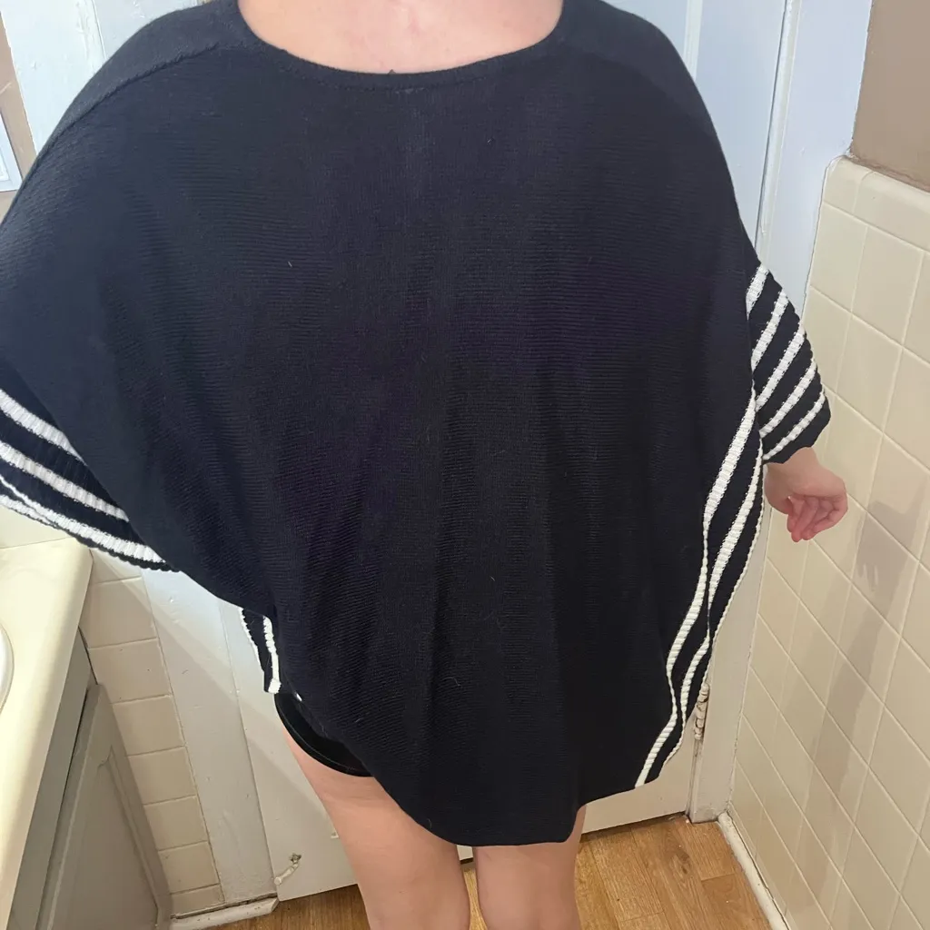 Black and White Striped Women's Sweater - Image 5