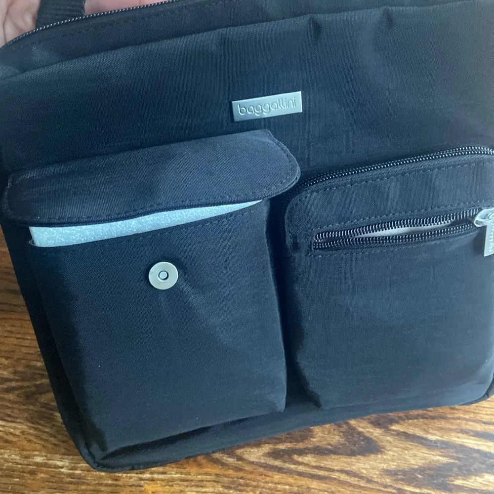 Baggallini Black Crossbody Bag NWT - Image 5