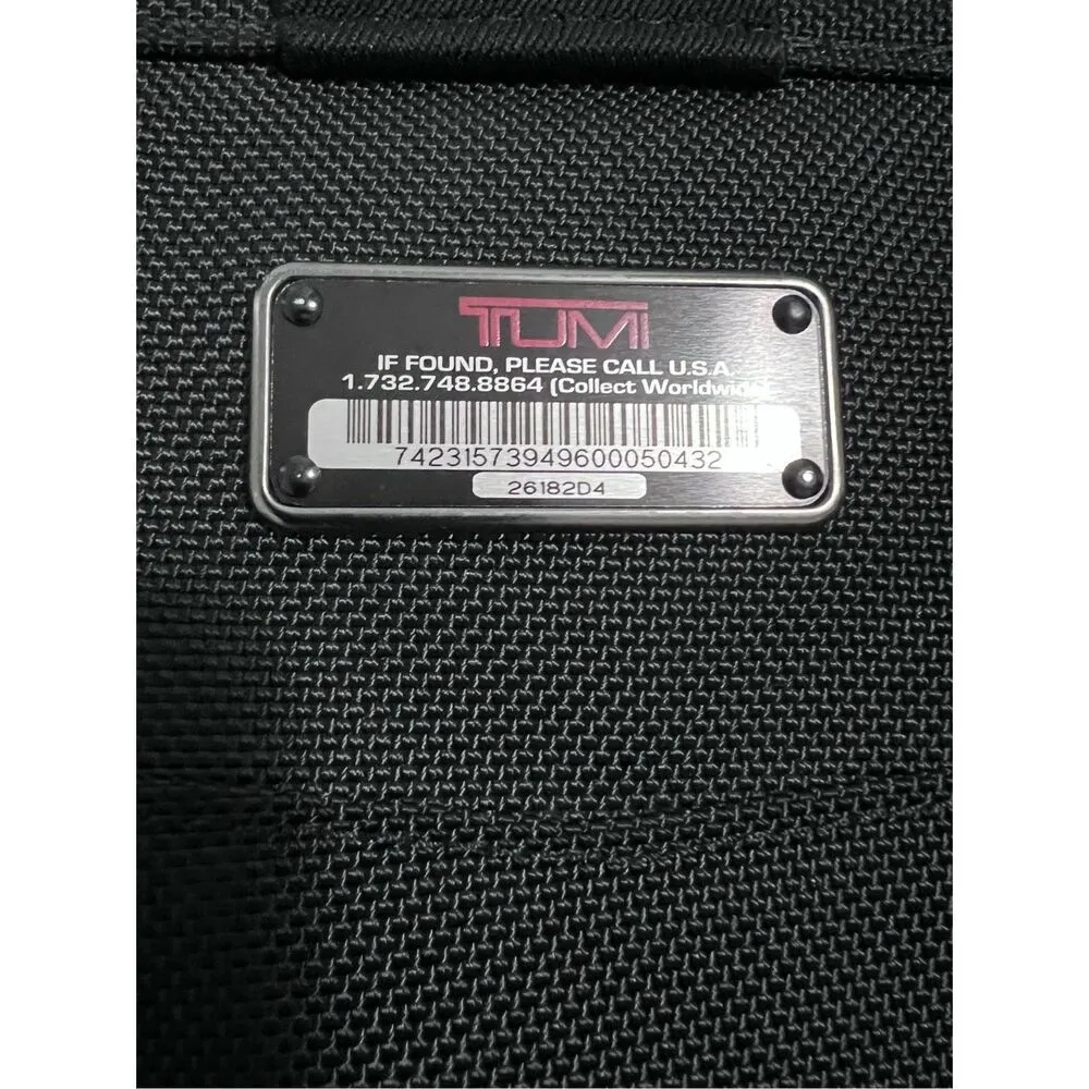 Tumi Luggage Black Nylon Laptop Ipad Tablet Travel sleeve - Image 4
