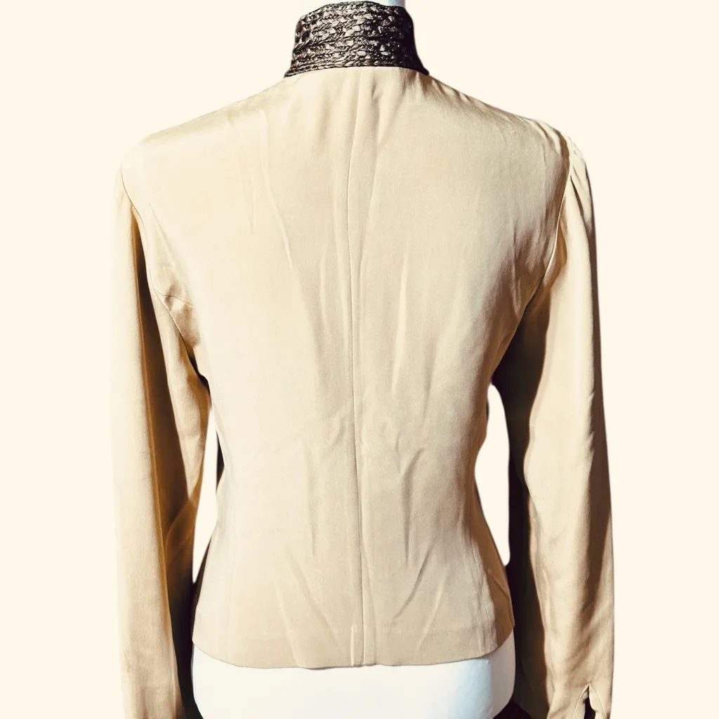Dana Buchman Silk Beige and Metallic Blouse Sz 2 - Image 9
