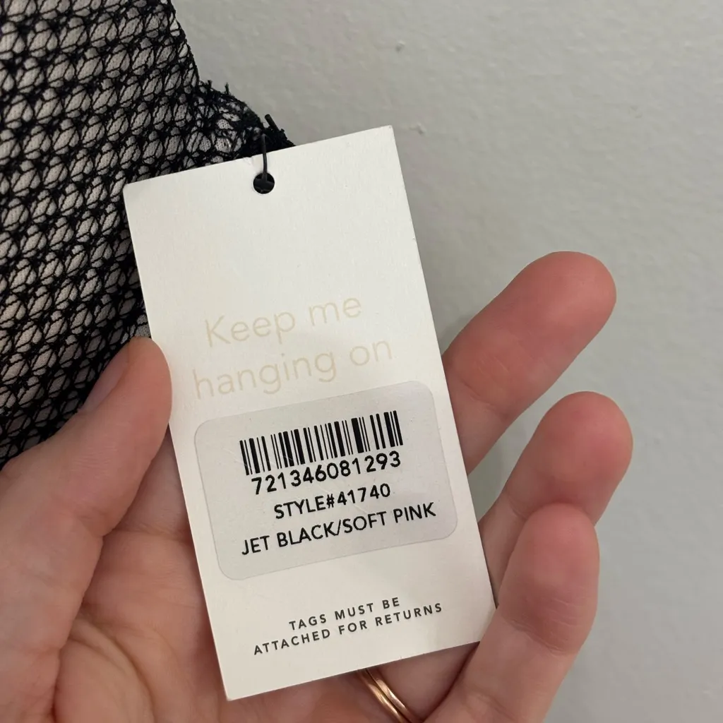 NWT Lively Pink with Black Lace Push Up Bra - Image 4