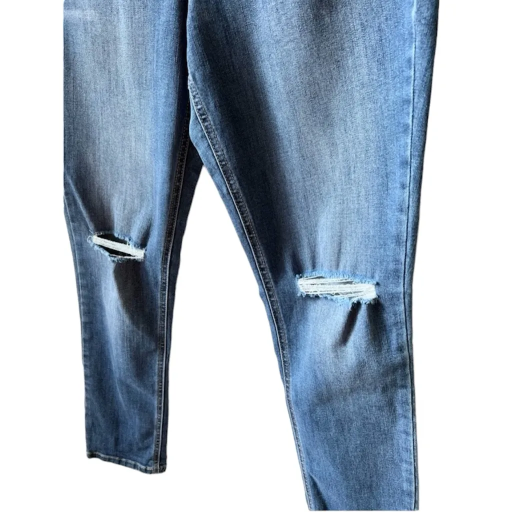 Crown and Ivy Petite Straight Jeans | size 8 PR - Image 3