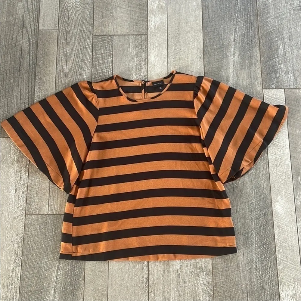 Who What Wear Size Medium Orange and Black Striped Top - Image 4
