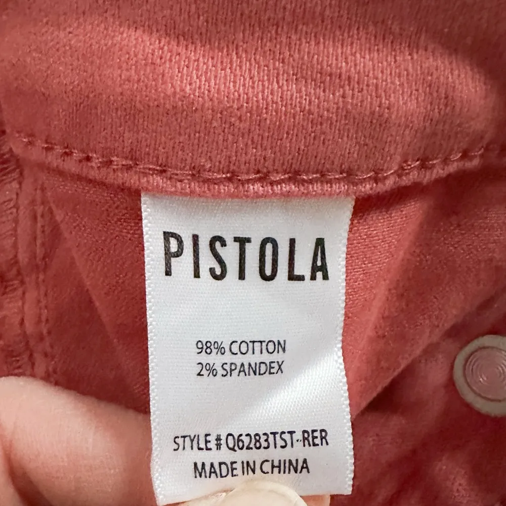 high rise utility crop, button fly pants. Straight leg, a lot of stretch - Image 6