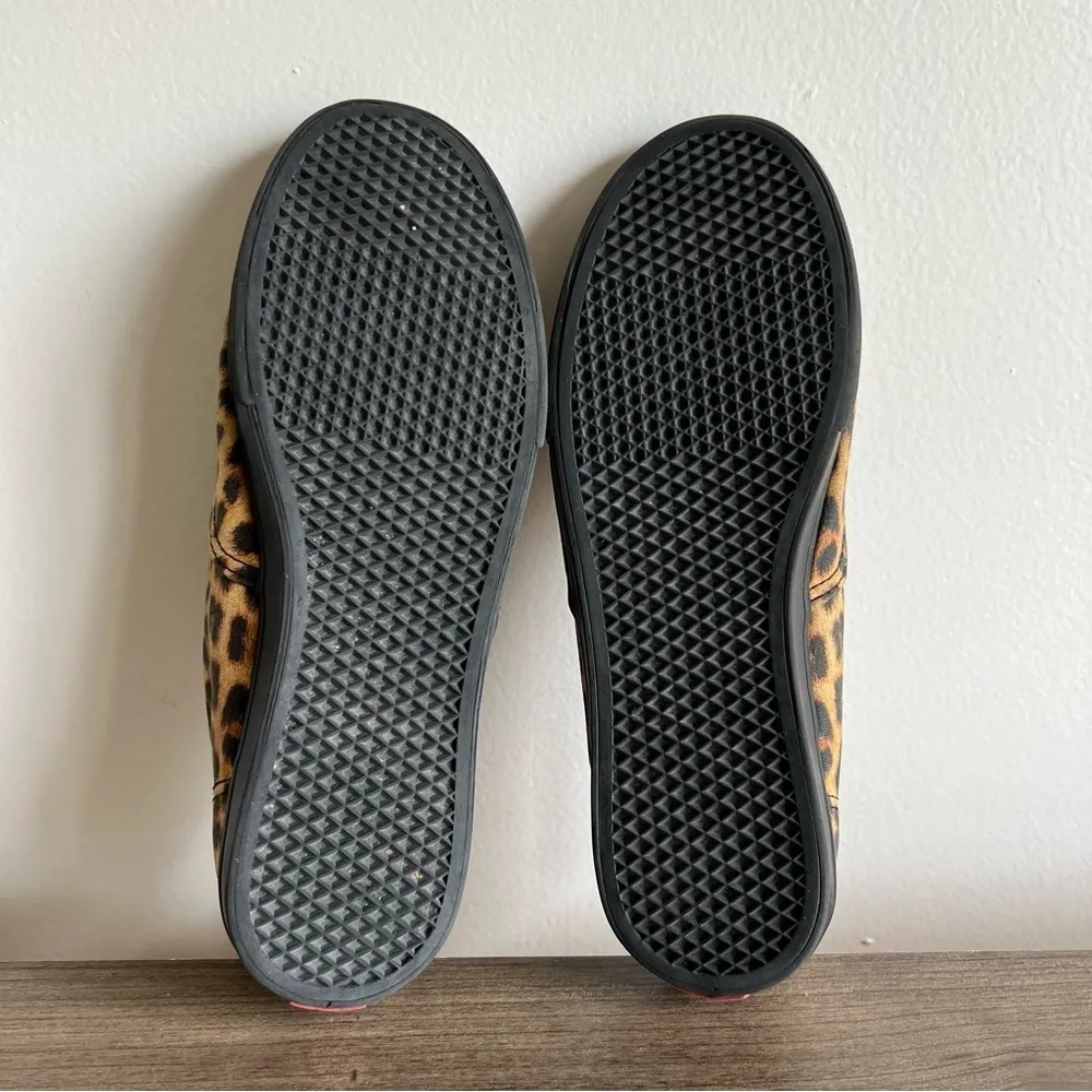 Vans Leopard Print Unisex Shoe Size 8 or 6.5 #675 - Image 8