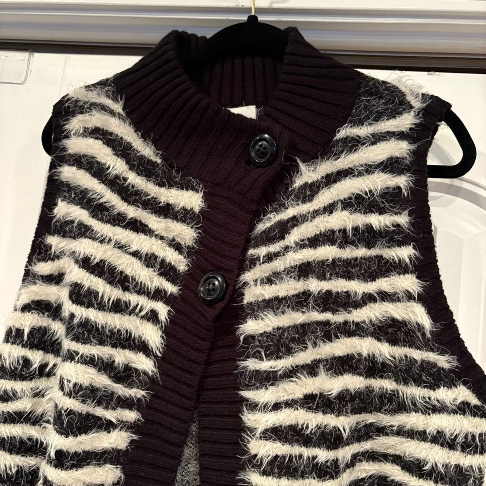 Chico’s Black and White Striped Vest Size‎ 1 (Size Medium) - Image 3