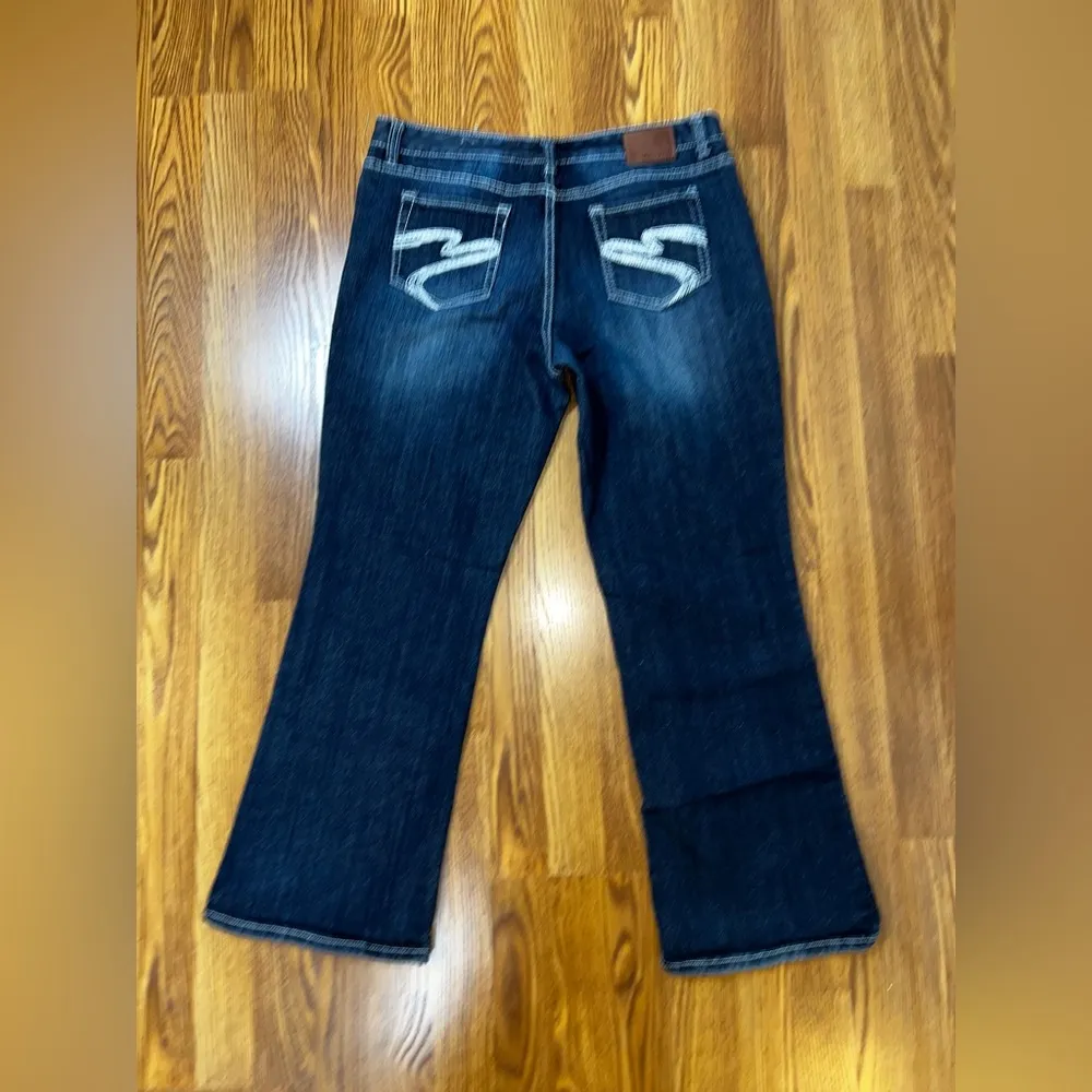 Super Cute Maurice’s Boot Cut Jeans! - Image 3