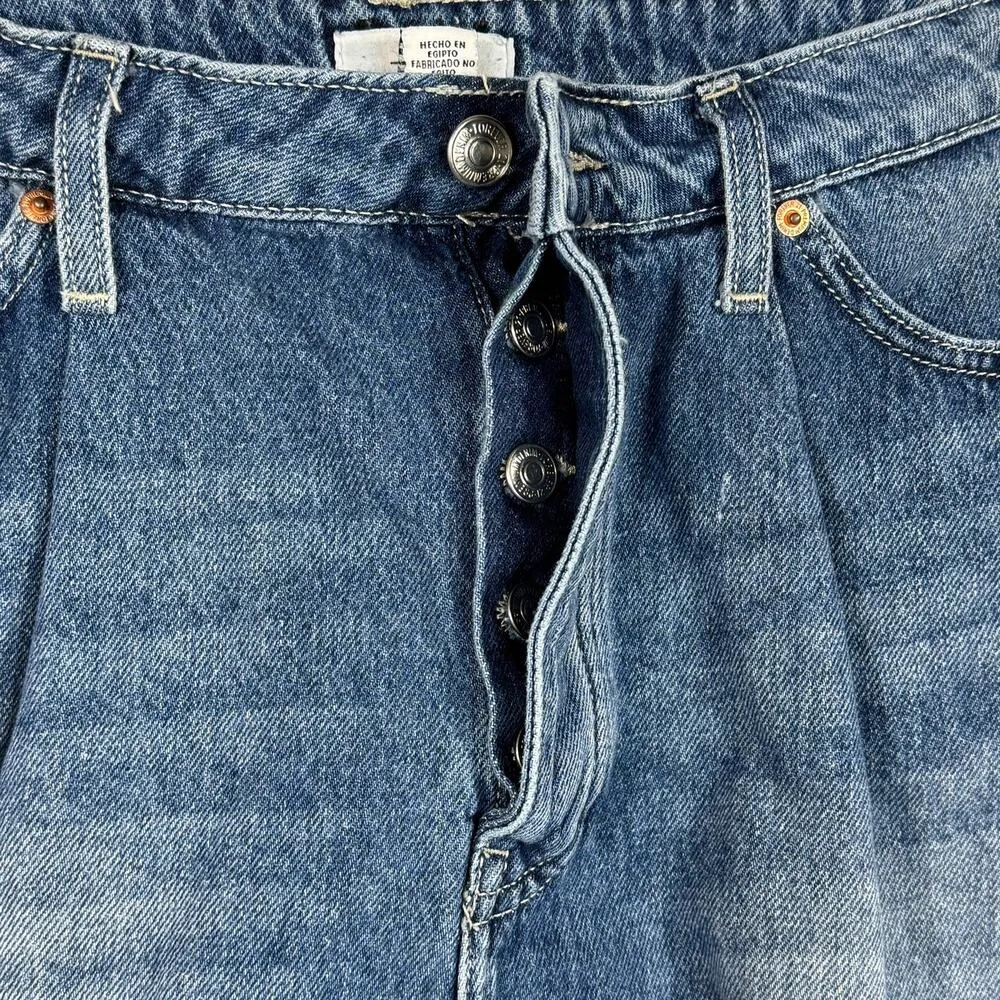 Forever 21 SZ 30 Flare Jean Shorts Button-Fly Pleated Hi-Rise Medium Wash Blue - Image 3