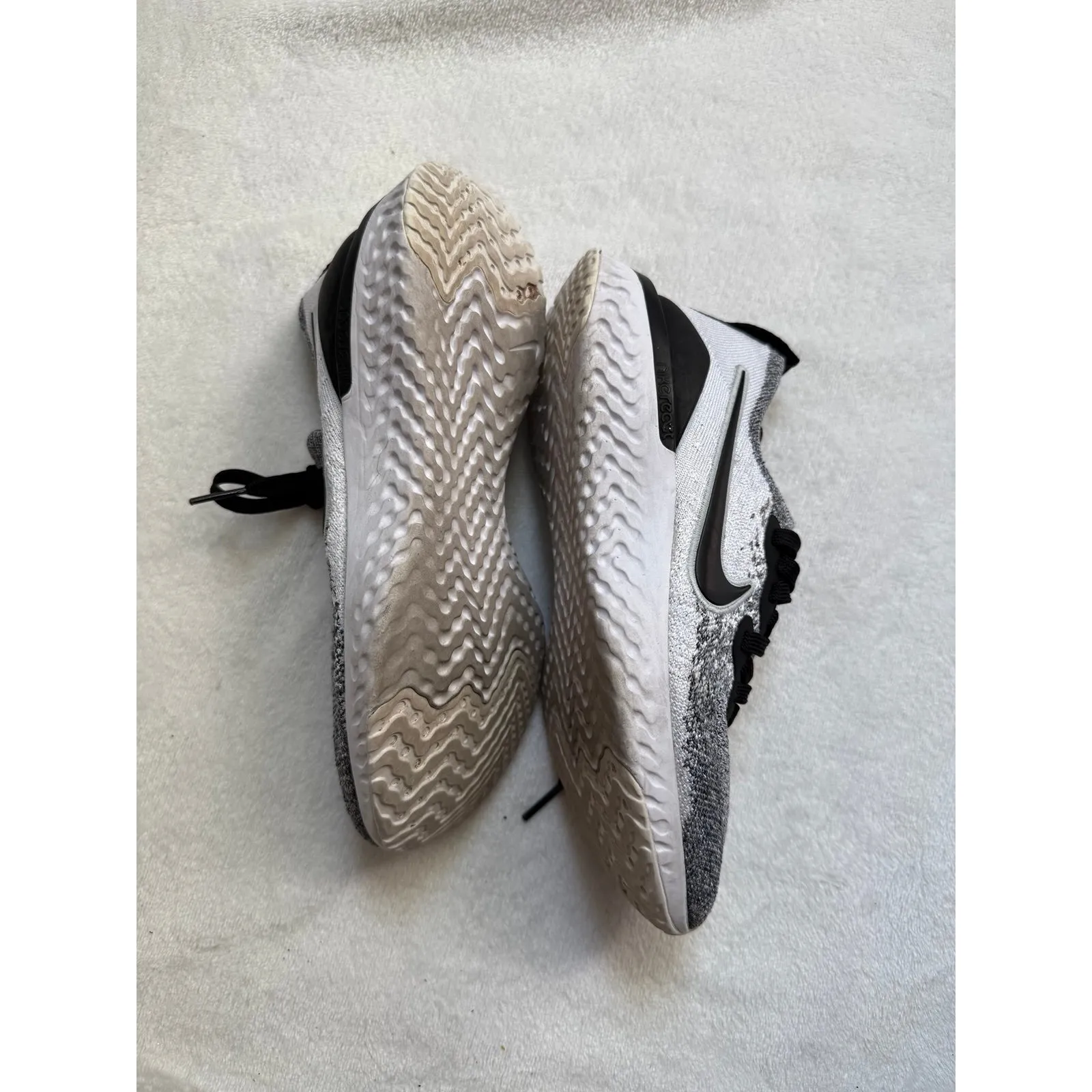 Nike Epic React Flyknit 2 'Oreo' running shoes - Image 4