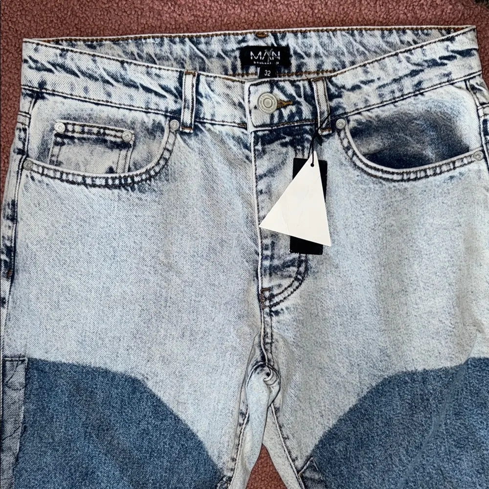 Boohoo Man Blue two toneBootcut Jeans with Distressed Design - Image 2