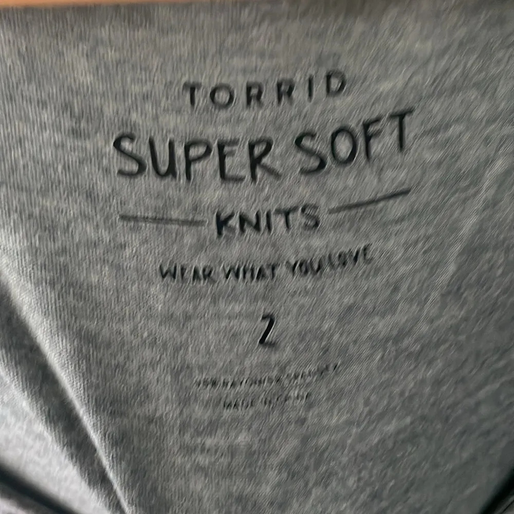Torrid 2x gray knit empire waist top - Image 2
