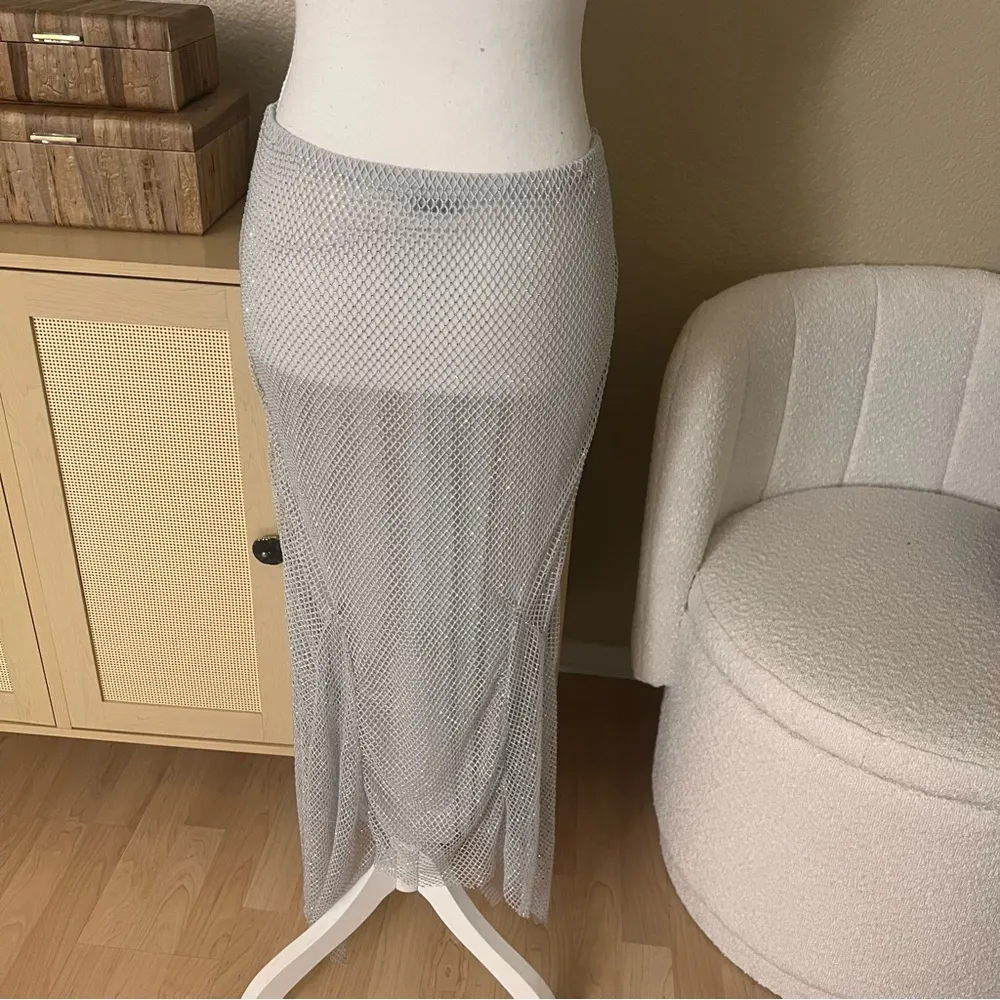 OH POLLY JORDANA Embellished Handkerchief Hem Midi  Fishnet Skirt in Silver Sz 6 - Image 5