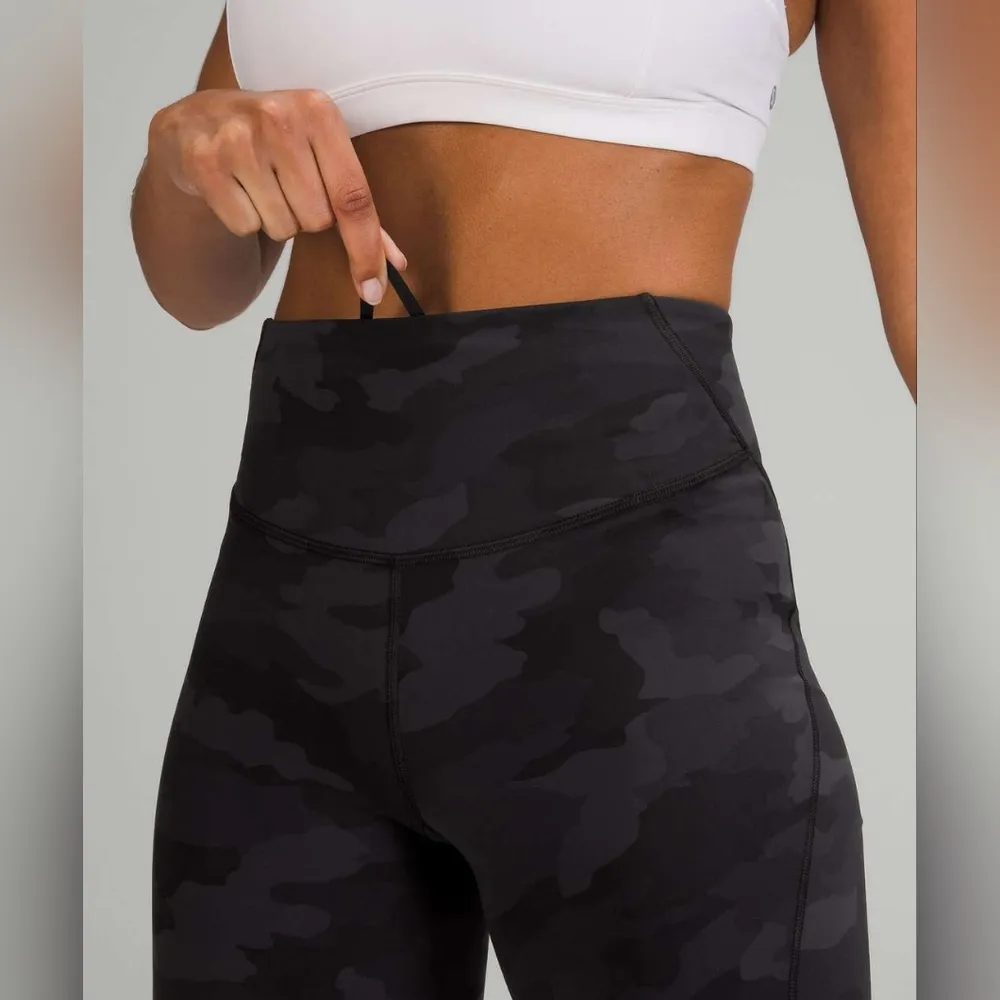 NWT Base Pace 25" Legging 14 - Image 2