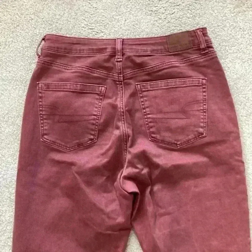 ⭐️ American eagle maroon mom jeans in size 8 short - Image 6